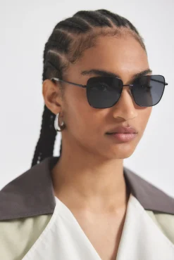 Millie Classic Single Wire Rectangle Sunglasses